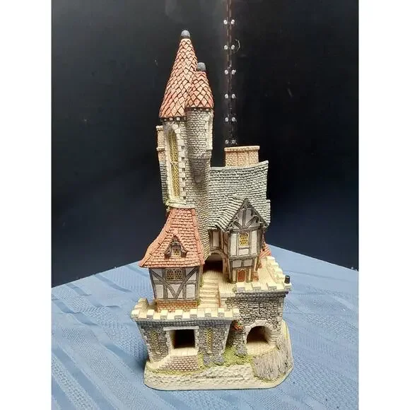 David Winter Cottages Castle in the Air dated 1991 Signed in 1982 in Box